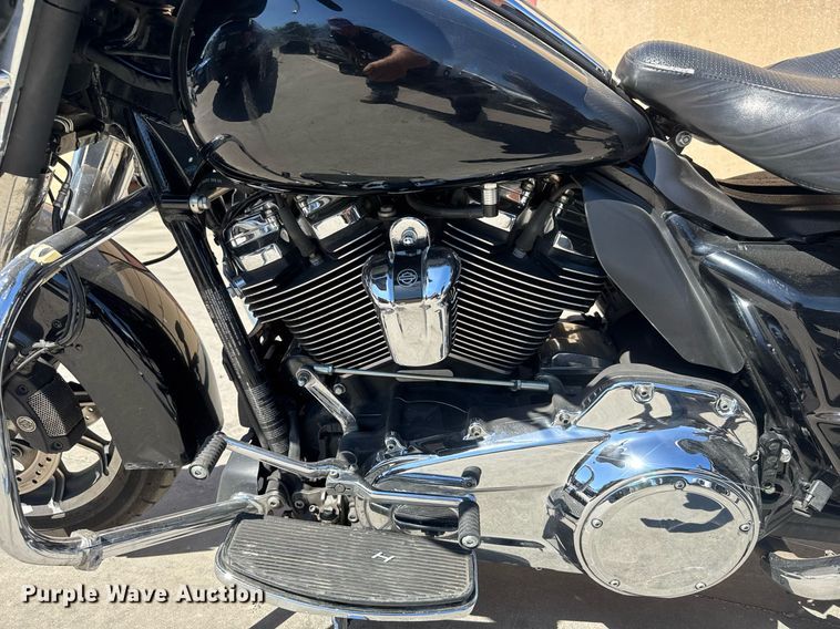 image for item EO0735 2017 Harley Davidson Electra Glide motorcycle