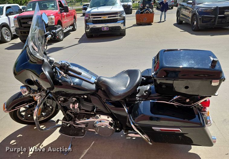 image for item EO0737 2017 Harley Davidson Electra Glide motorcycle