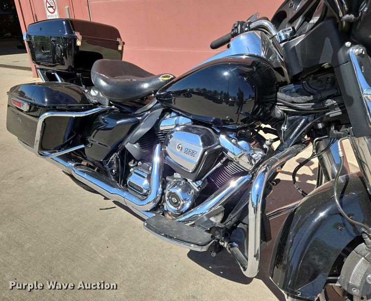 image for item EO0737 2017 Harley Davidson Electra Glide motorcycle
