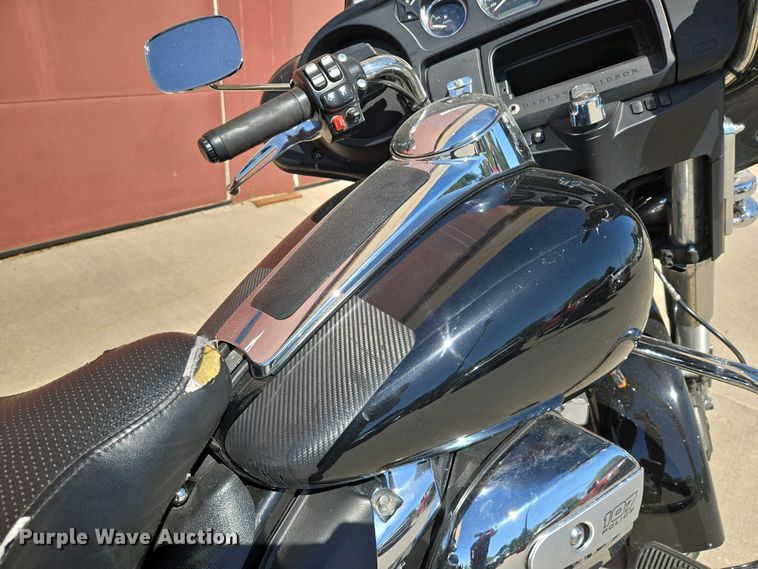 image for item EO0737 2017 Harley Davidson Electra Glide motorcycle