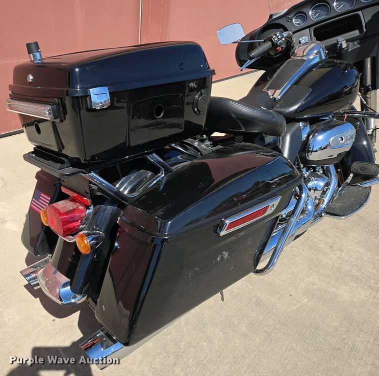 image for item EO0737 2017 Harley Davidson Electra Glide motorcycle