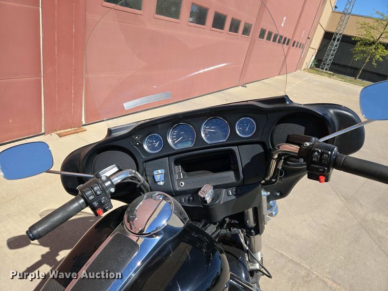 image for item EO0737 2017 Harley Davidson Electra Glide motorcycle