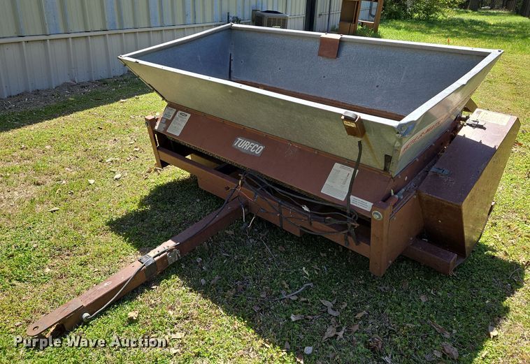 image for item EO0738 Turfco Mete-R-Matic III top dresser spreader