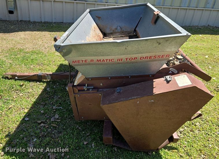 image for item EO0738 Turfco Mete-R-Matic III top dresser spreader