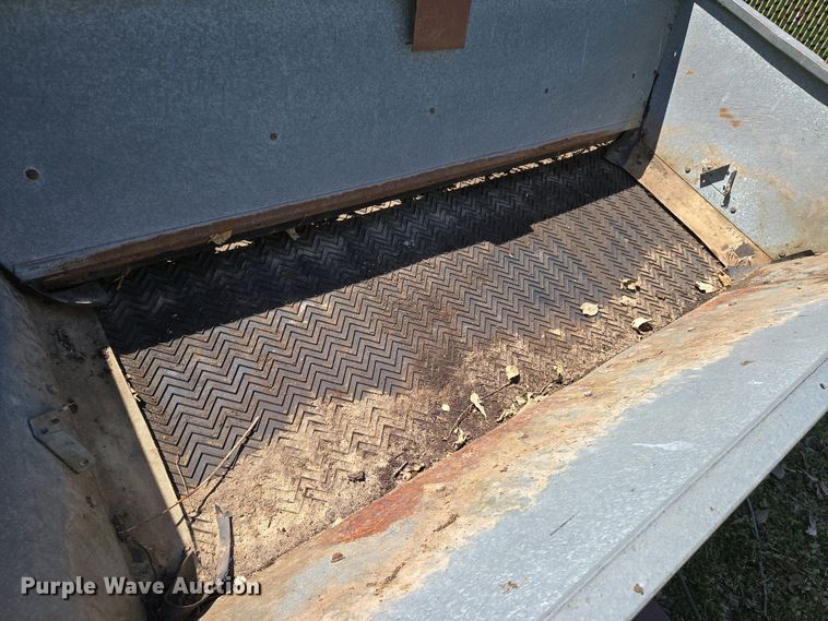 image for item EO0738 Turfco Mete-R-Matic III top dresser spreader