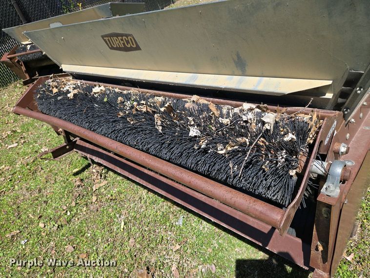 image for item EO0738 Turfco Mete-R-Matic III top dresser spreader