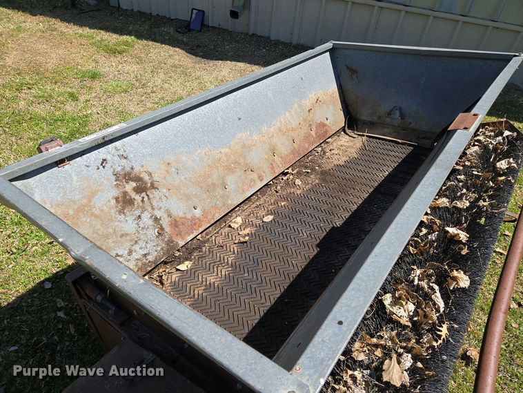 image for item EO0738 Turfco Mete-R-Matic III top dresser spreader