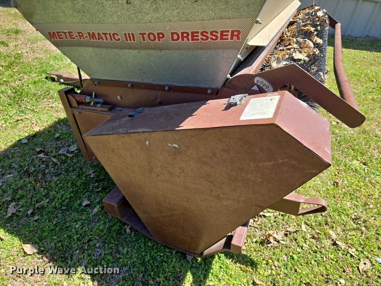 image for item EO0738 Turfco Mete-R-Matic III top dresser spreader
