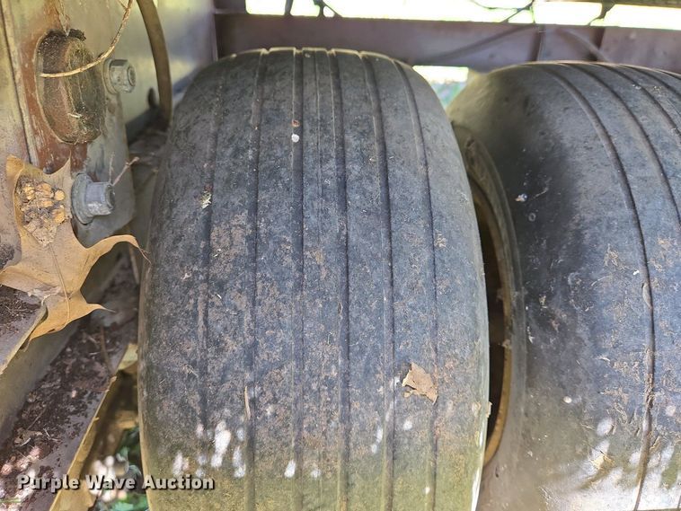 image for item EO0738 Turfco Mete-R-Matic III top dresser spreader