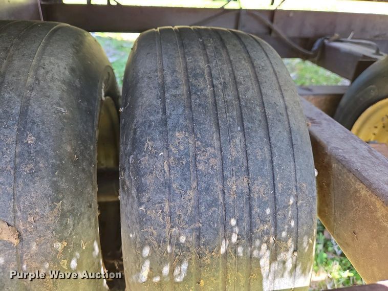 image for item EO0738 Turfco Mete-R-Matic III top dresser spreader