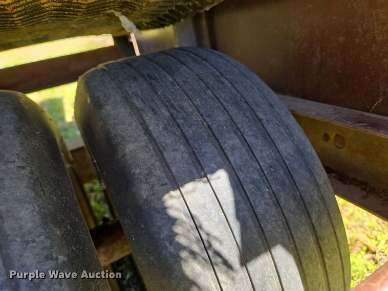 image for item EO0738 Turfco Mete-R-Matic III top dresser spreader