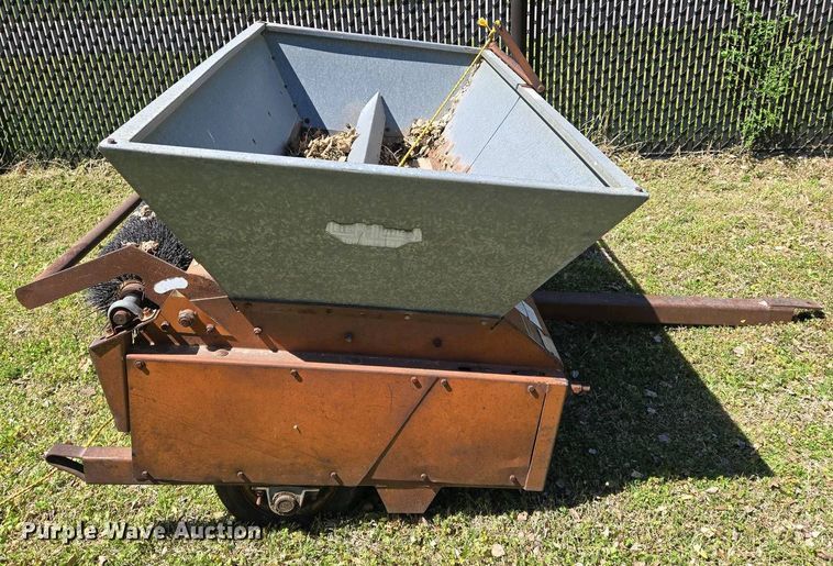 image for item EO0739 Turfco top dresser spreader