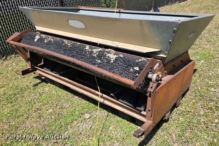 image for item EO0739 Turfco top dresser spreader