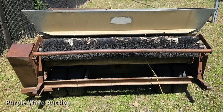 image for item EO0739 Turfco top dresser spreader