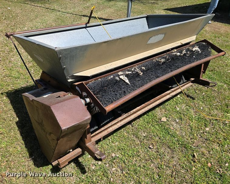 image for item EO0739 Turfco top dresser spreader