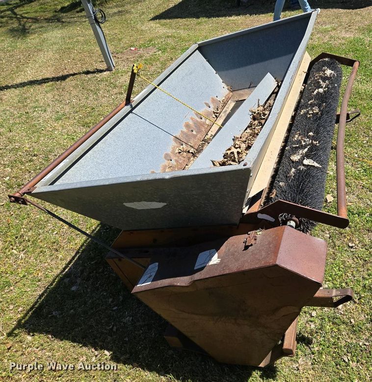 image for item EO0739 Turfco top dresser spreader