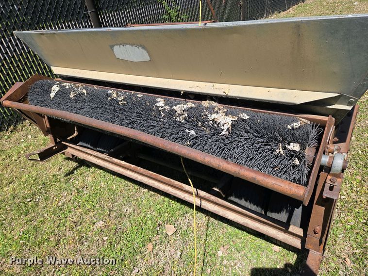 image for item EO0739 Turfco top dresser spreader