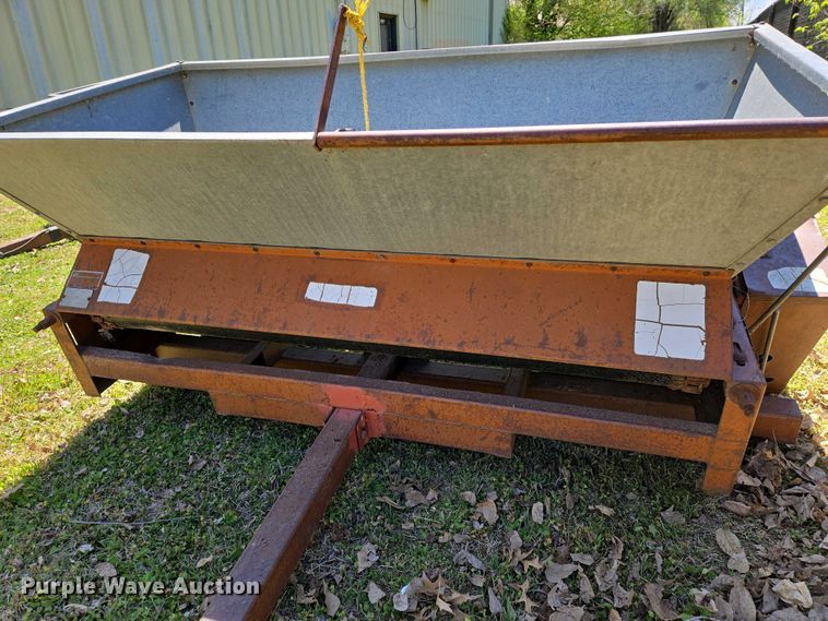 image for item EO0739 Turfco top dresser spreader