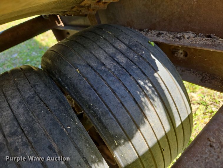 image for item EO0739 Turfco top dresser spreader