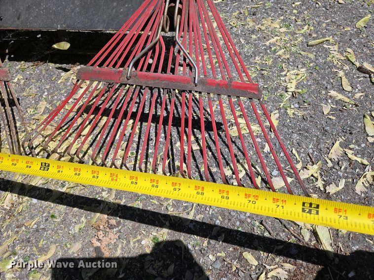 image for item EO0740 Smithco Super Star bunker rake