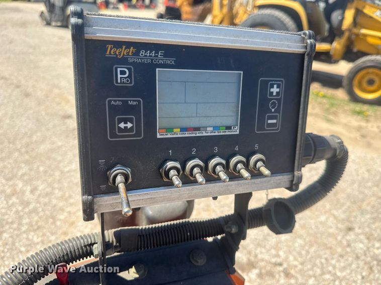 image for item EO0741 2001 Smithco Spray Star 1600 sprayer