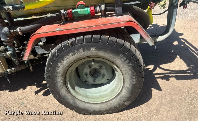 image for item EO0741 2001 Smithco Spray Star 1600 sprayer