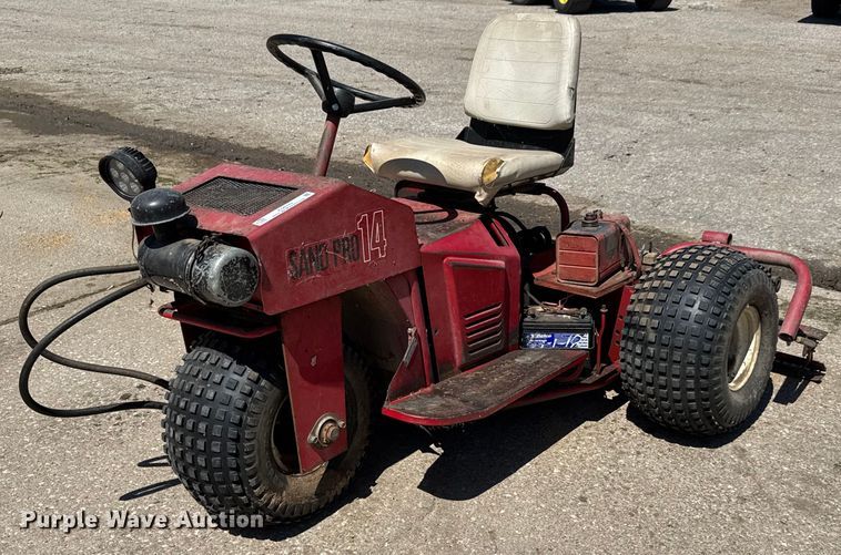 image for item EO0742 Toro Sand Pro 14 bunker rake
