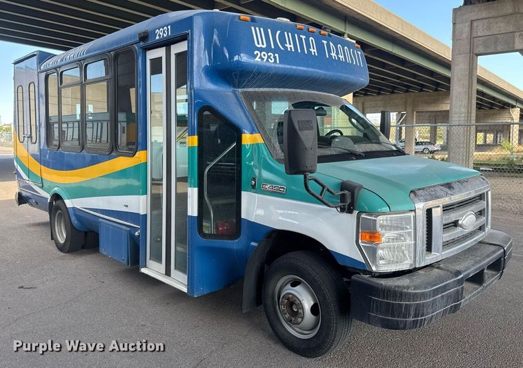 image for item EO0743 2015 Eldorado Aerotech E450 shuttle bus