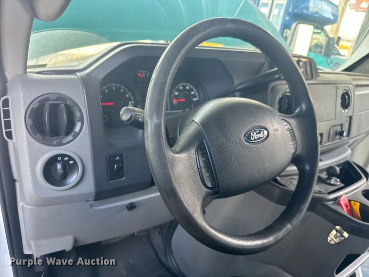 image for item EO0743 2015 Eldorado Aerotech E450 shuttle bus