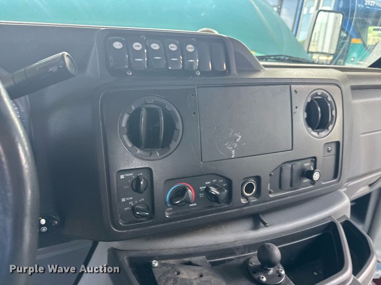 image for item EO0743 2015 Eldorado Aerotech E450 shuttle bus