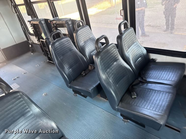 image for item EO0743 2015 Eldorado Aerotech E450 shuttle bus