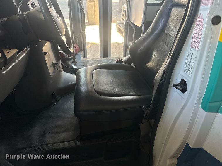 image for item EO0744 2016 Eldorado Aerotech E450 shuttle bus