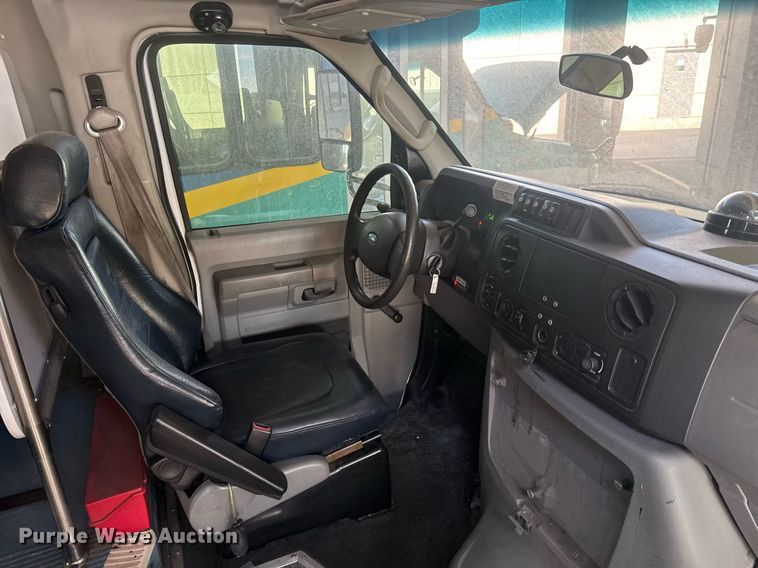 image for item EO0744 2016 Eldorado Aerotech E450 shuttle bus