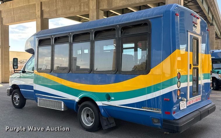 image for item EO0745 2015 Eldorado Aerotech E450 shuttle bus