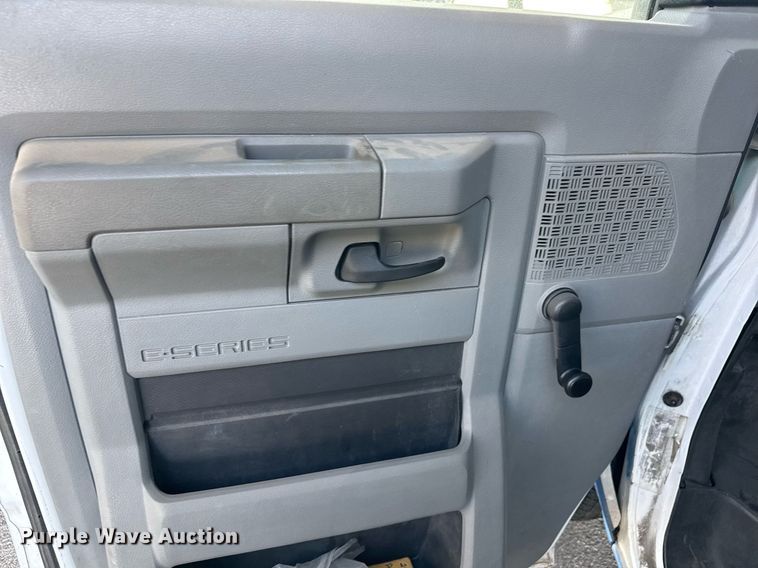 image for item EO0745 2015 Eldorado Aerotech E450 shuttle bus