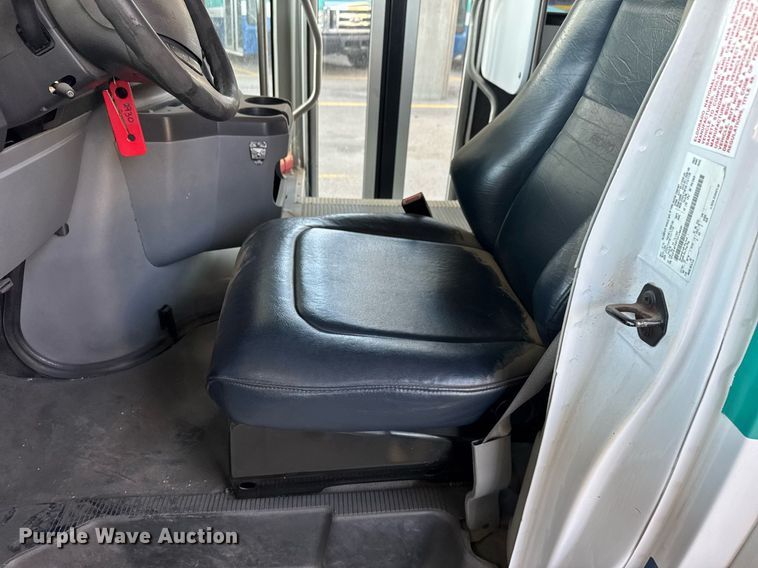 image for item EO0745 2015 Eldorado Aerotech E450 shuttle bus