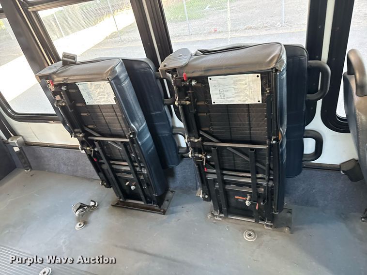 image for item EO0745 2015 Eldorado Aerotech E450 shuttle bus