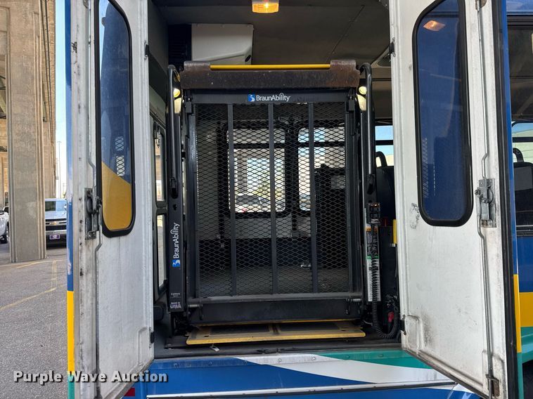 image for item EO0745 2015 Eldorado Aerotech E450 shuttle bus