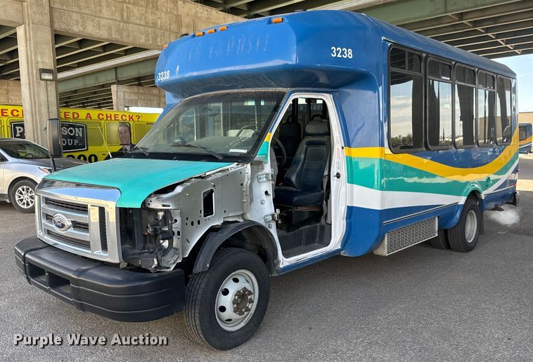 image for item EO0746 2016 Eldorado Aerotech E450 shuttle bus