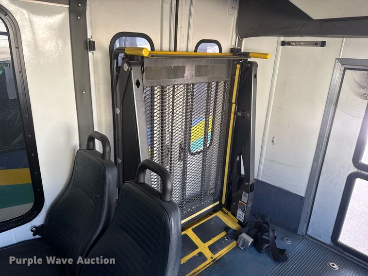 image for item EO0746 2016 Eldorado Aerotech E450 shuttle bus