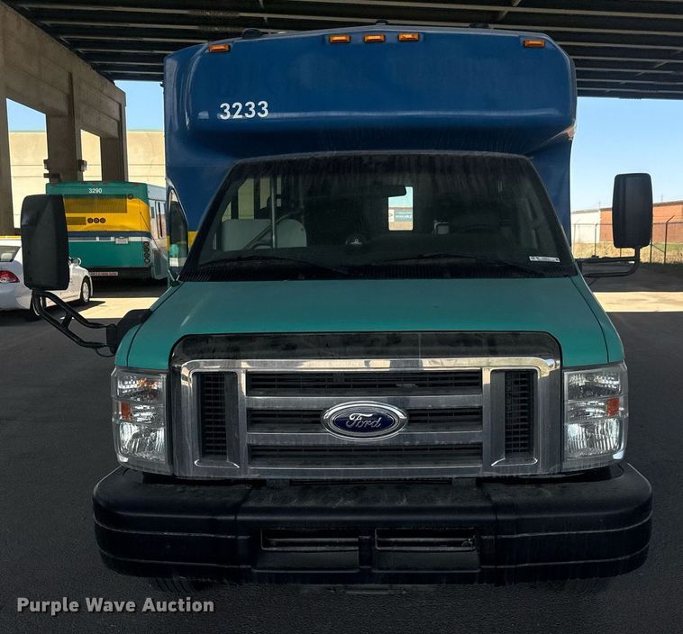 image for item EO0747 2016 Eldorado Aerotech E450 shuttle bus