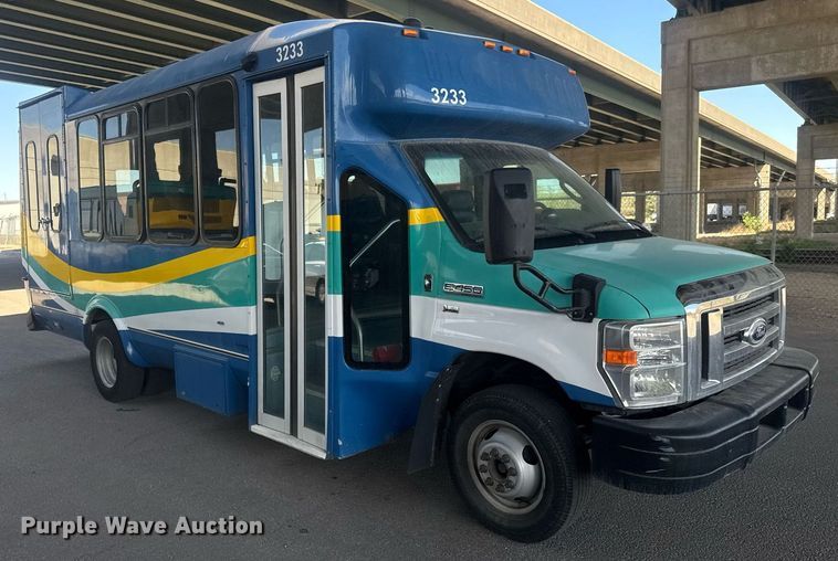 image for item EO0747 2016 Eldorado Aerotech E450 shuttle bus