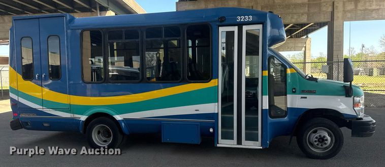 image for item EO0747 2016 Eldorado Aerotech E450 shuttle bus