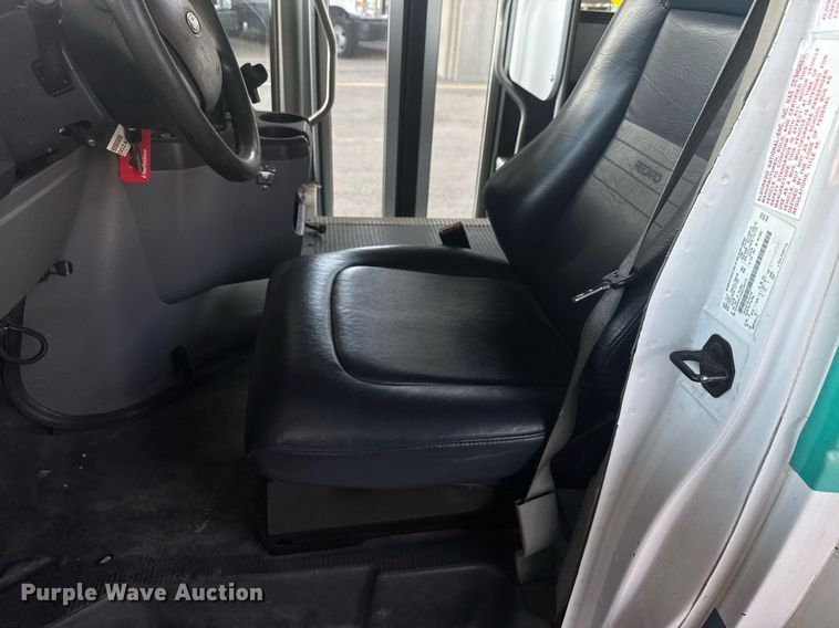 image for item EO0747 2016 Eldorado Aerotech E450 shuttle bus