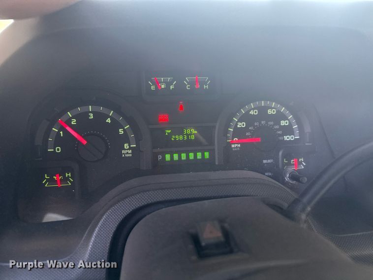 image for item EO0747 2016 Eldorado Aerotech E450 shuttle bus