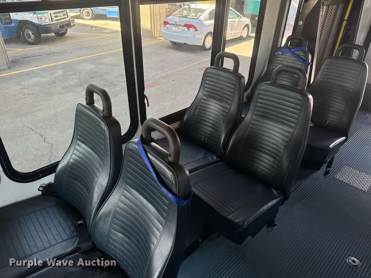 image for item EO0747 2016 Eldorado Aerotech E450 shuttle bus