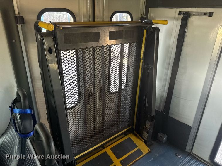 image for item EO0747 2016 Eldorado Aerotech E450 shuttle bus