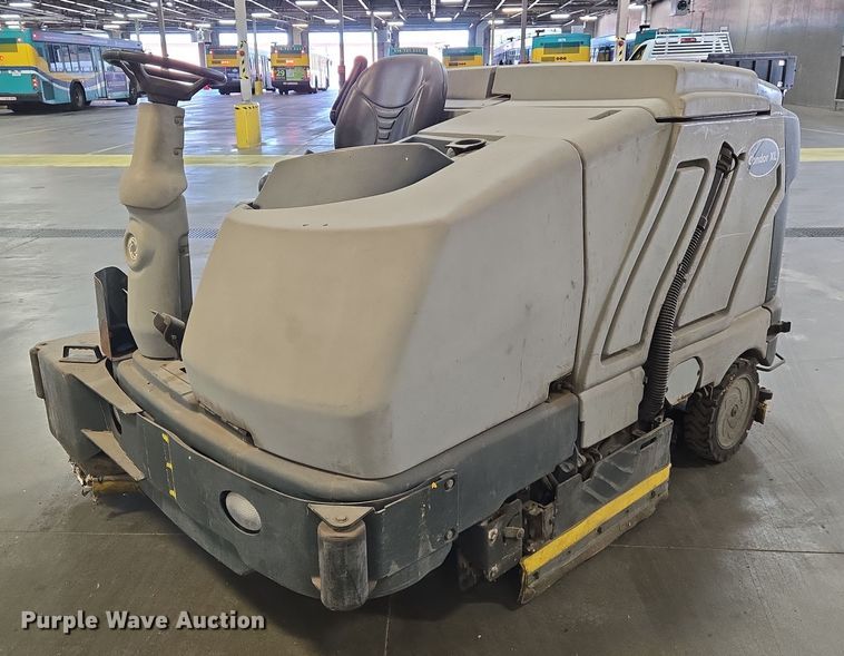 image for item EO0750 Condor  XL floor scrubber 