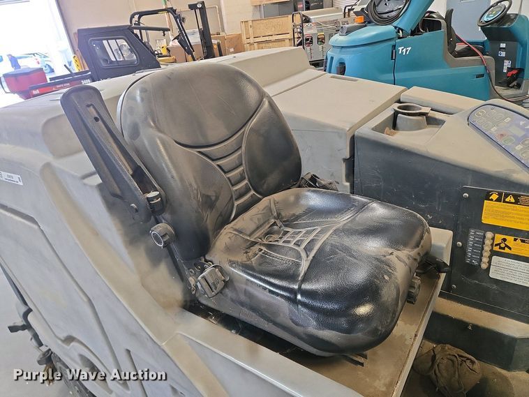 image for item EO0750 Condor  XL floor scrubber 