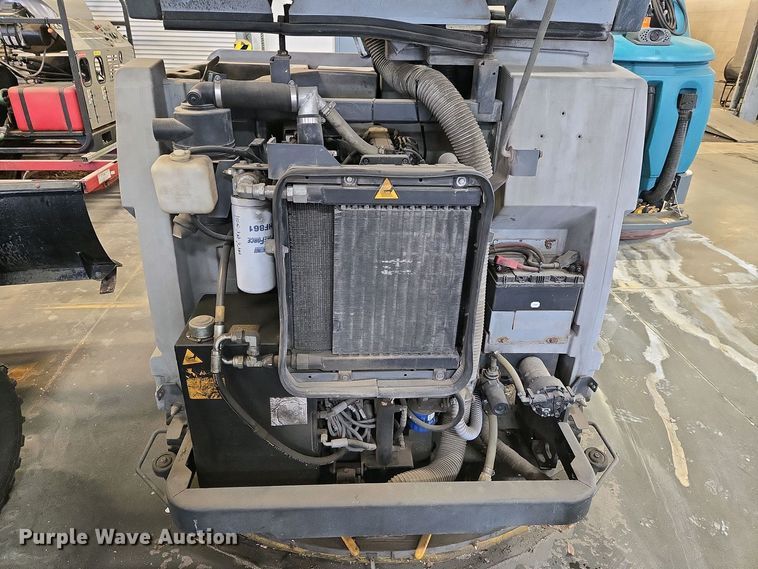 image for item EO0750 Condor  XL floor scrubber 